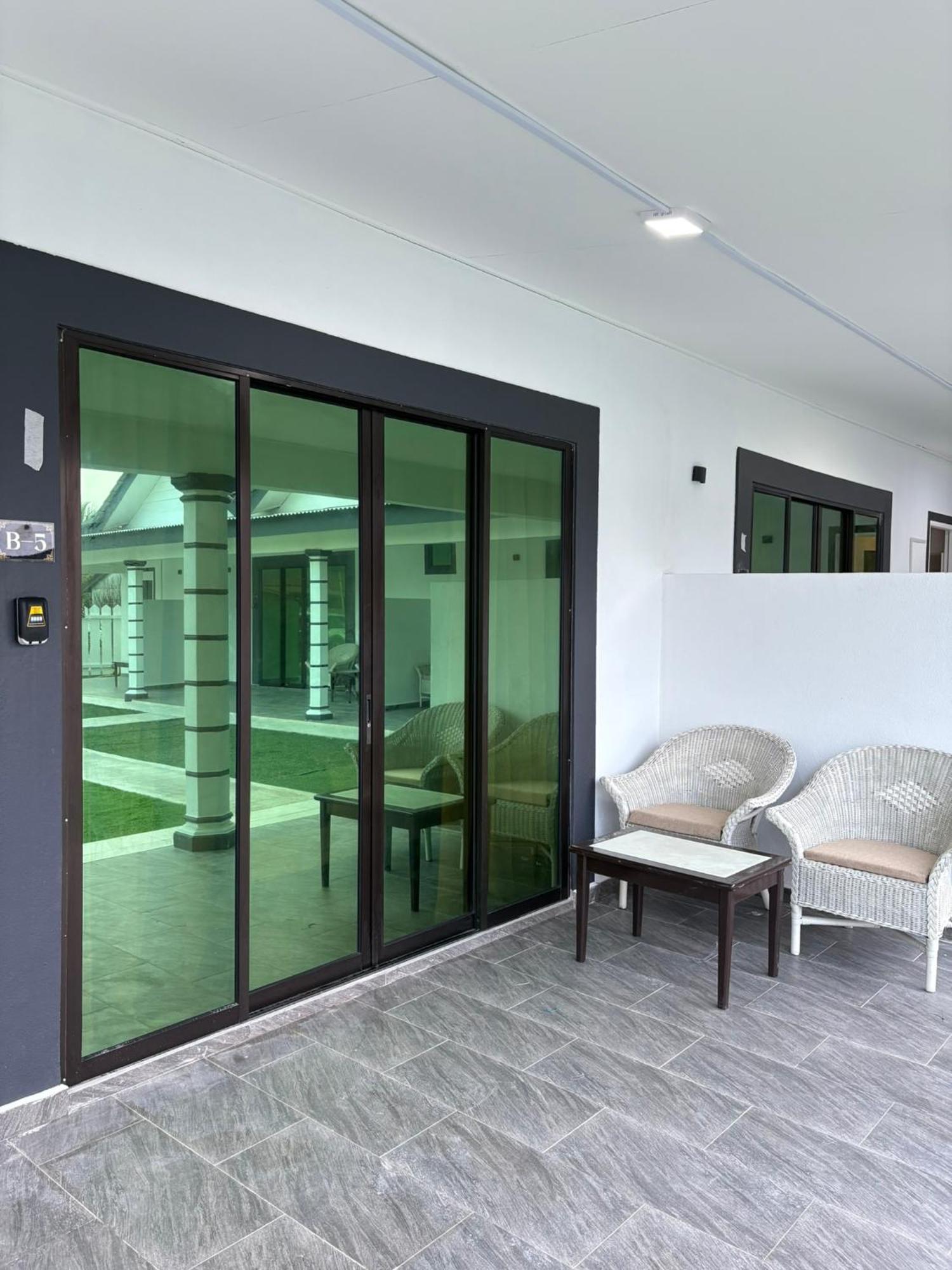 Eleven25 Roomstay Дунґун Екстер'єр фото